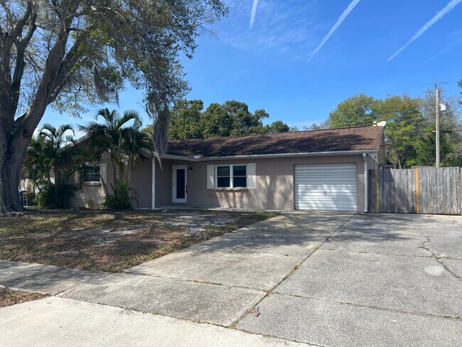 Photo - 3880 Essex St