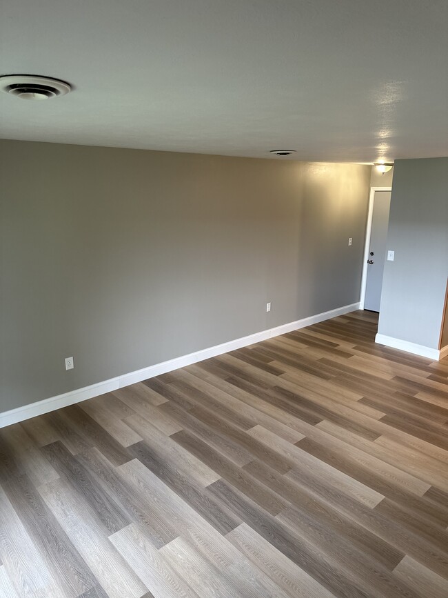 Building Photo - 2275 N Cable Rd Unit 99 Rental
