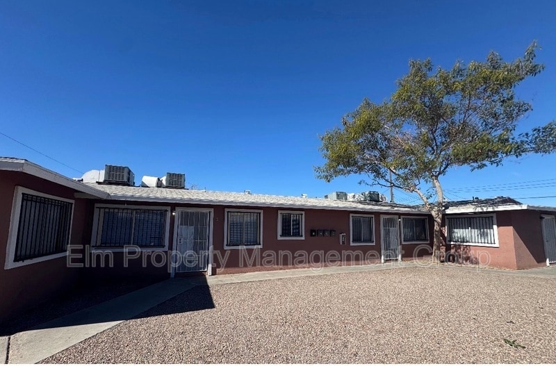 Photo - 2605 E Cedar Ave