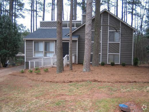 Building Photo - Spacious 3 Bedroom 2 Bathroom Home in Lith...