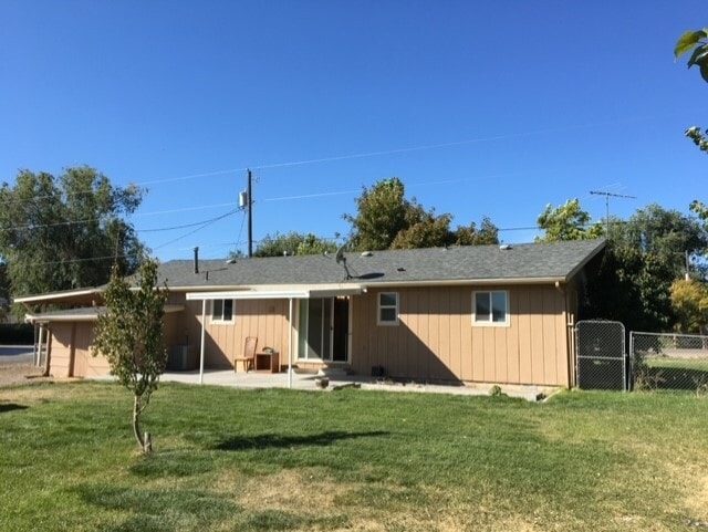 Building Photo - 1182 S 10th St E