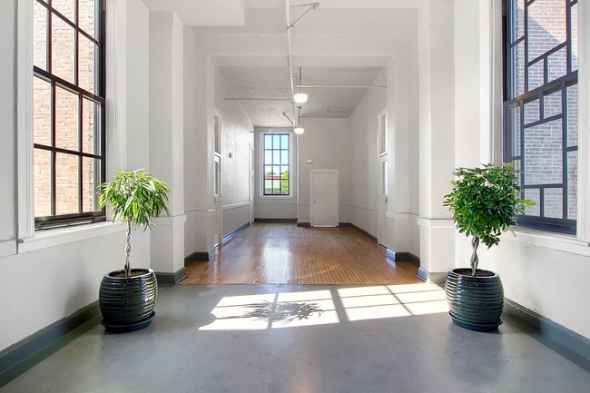 Photo - Gratiot School Apartments