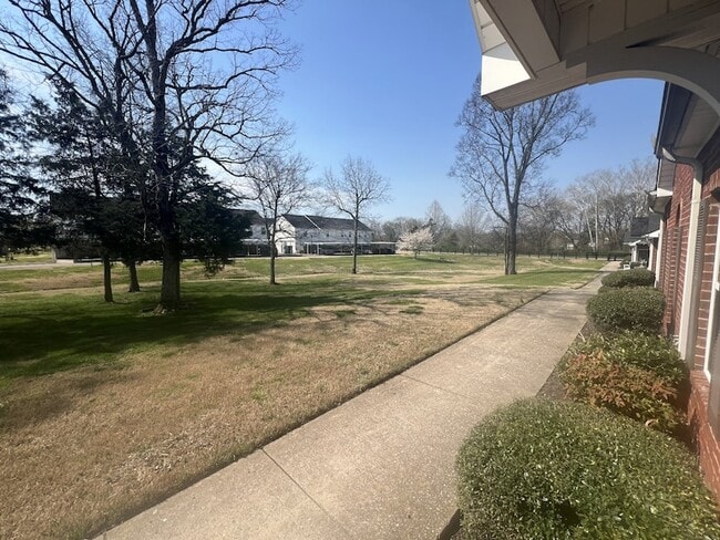 Photo - 1019 Briggs Ln