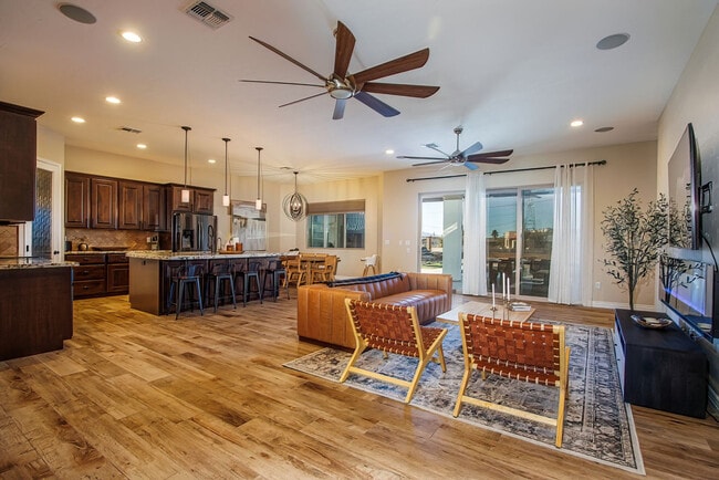 Building Photo - 1325 McCulloch Blvd S Unit ID1248126P Rental