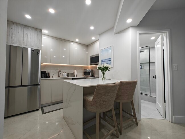 Photo - 825 Brickell Bay Dr