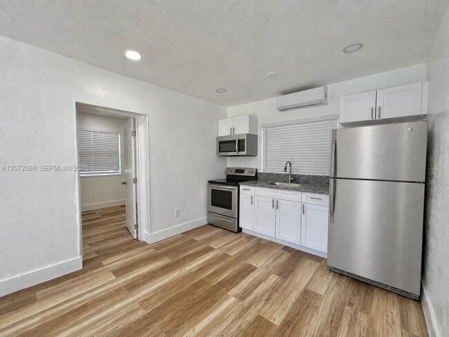 Photo - 12906 NE 6th Ave Unidad 6