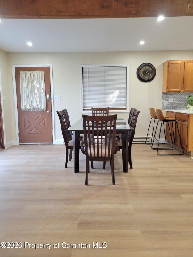 Photo - 353 Saunders Dr