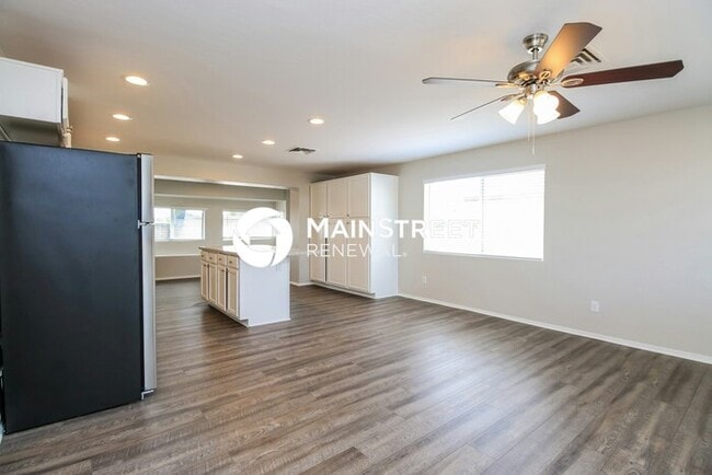 3 Bedroom Pet-Friendly Home in Mesa, AZ with Main Street Renewal