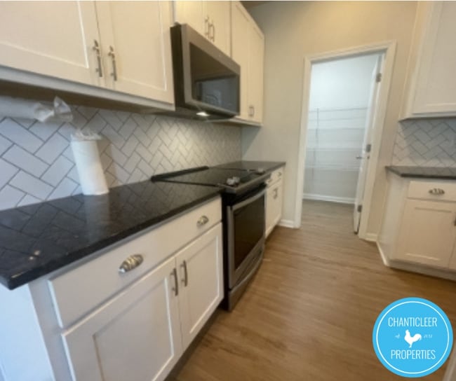 Photo - 112 Hoyne Way