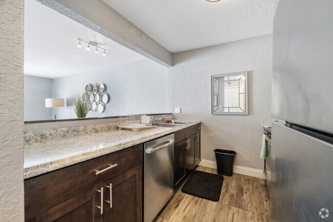 2BR, 2BA - 900SF - Kitchen