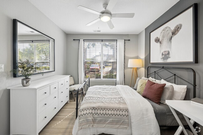 The Southend W/Solarium 2BR, 2BA - 1,216 - Primary Bedroom
