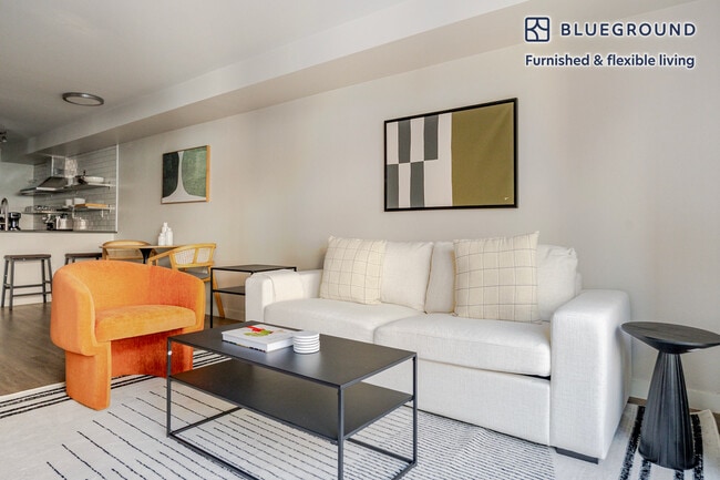 Photo - 526 Yale Ave N Unit FL4-ID878