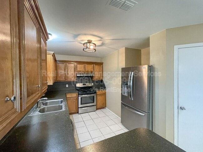 Photo - 209 Avenue L