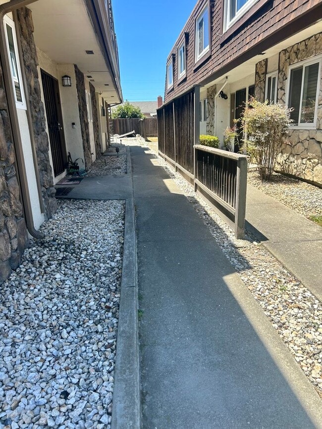 Photo - 14205-14211 Doolittle Dr. Unit 14211 Doolittle Dr.