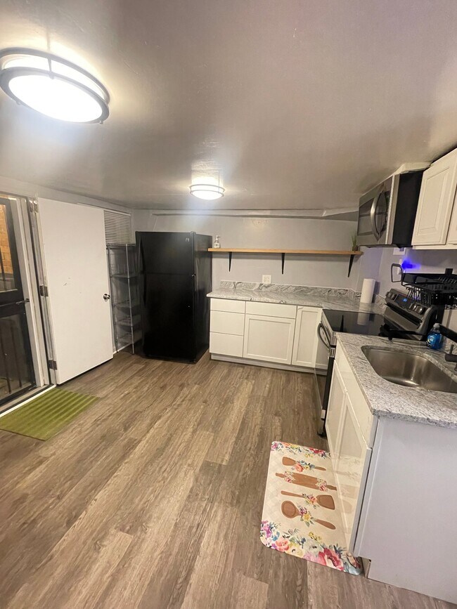 Photo - 204 34th St NE