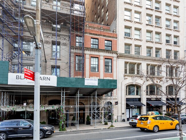 Photo - 21 E 26th St