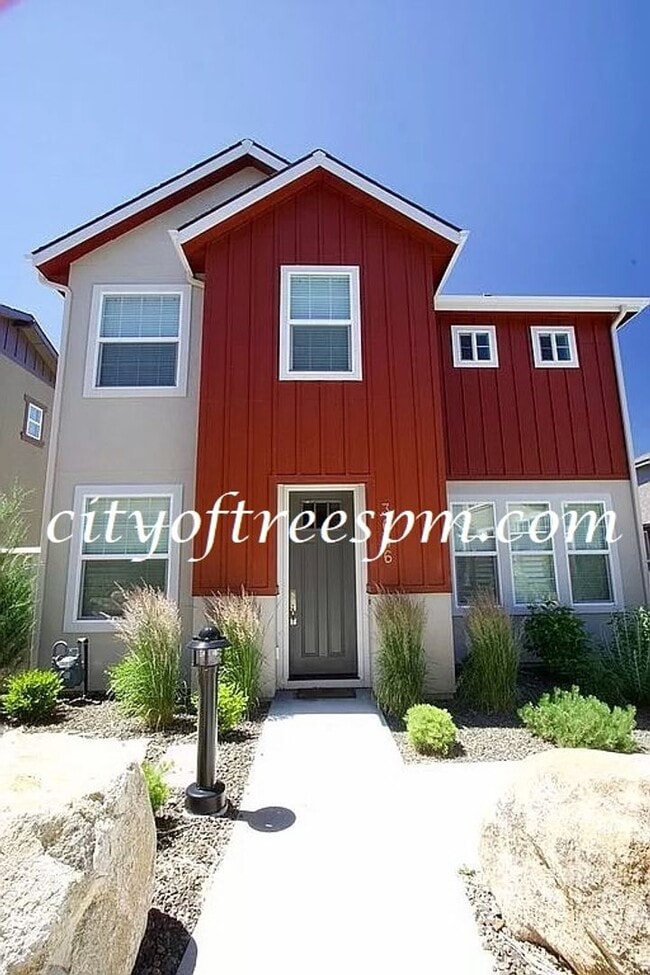 Building Photo - Harris Crossing at Harris Ranch.