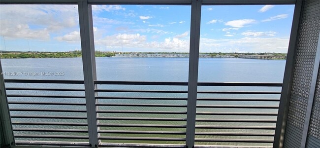 Building Photo - 1175 NE Miami Gardens Dr Unit 706 Rental