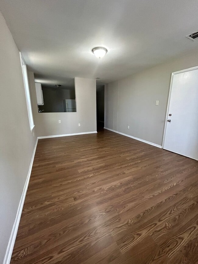 Photo - 1458 Kenwood Ave Unit 1458 Kenwood Ave  1