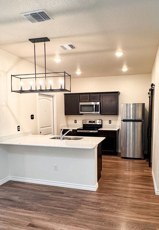 Photo - Great Location Townhome