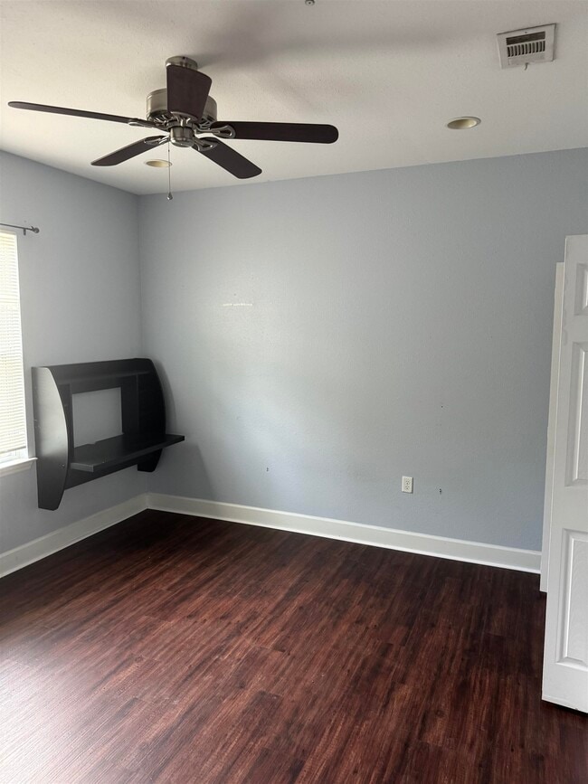 Photo - 1846 Belle Vue Way