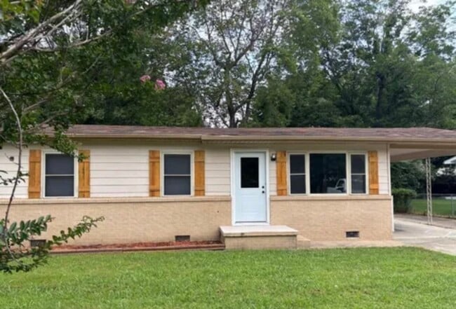 Building Photo - 307 N 12th Ave