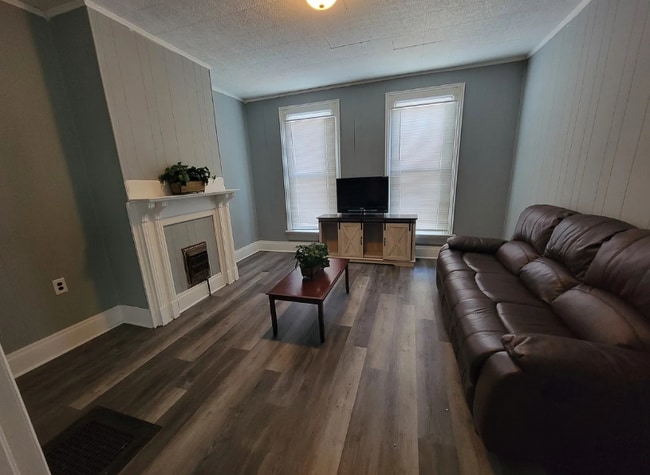 Photo - 35 Burlington Ave