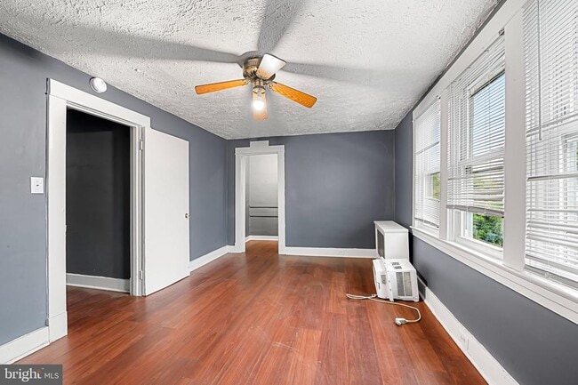 Photo - 3727 Milford Ave