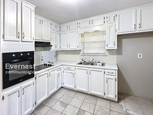 Photo - 913 21st Ave NW