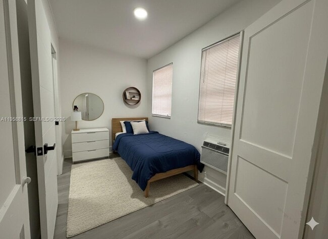 Photo - 1560 SW 5th St Unit 10