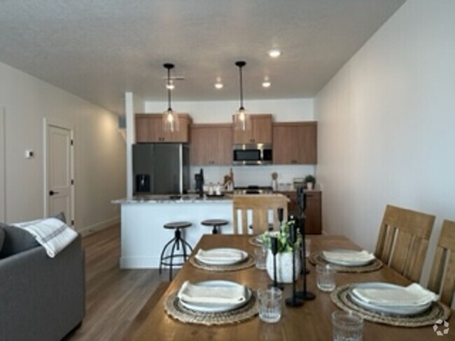 Building Photo - FULLY FURNISHED rental 2 bed, 2.5 bath 1 c...