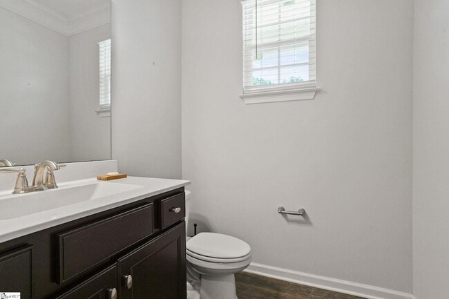 Photo - 829 Appleby Dr