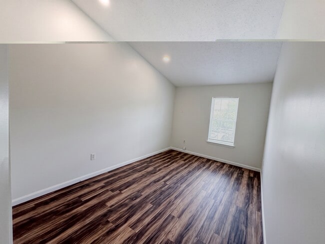 Photo - 853 Saint Michaels Dr