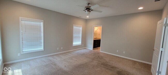 3715 W Denise Dr