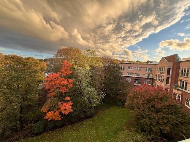 Building Photo - 1 Watermill Pl Unit 521