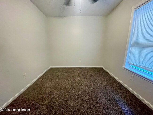 Photo - 215 E Ormsby Ave Unidad 4