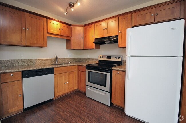 Building Photo - 4232-4232 SE Cesar Estrada Chavez Blvd Rental