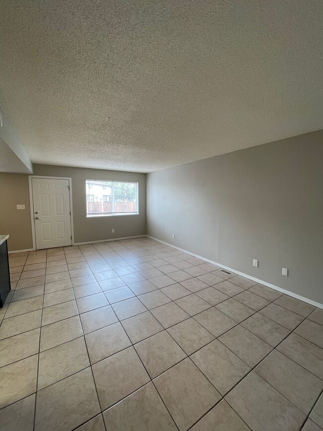 Photo - 922 Teal Ct Unidad 922-A