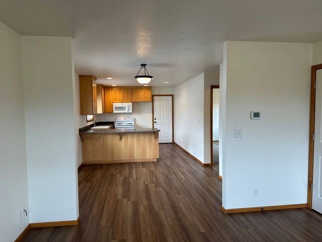 Photo - Beautiful 3 bedroom 2 bathroom house in Cr...