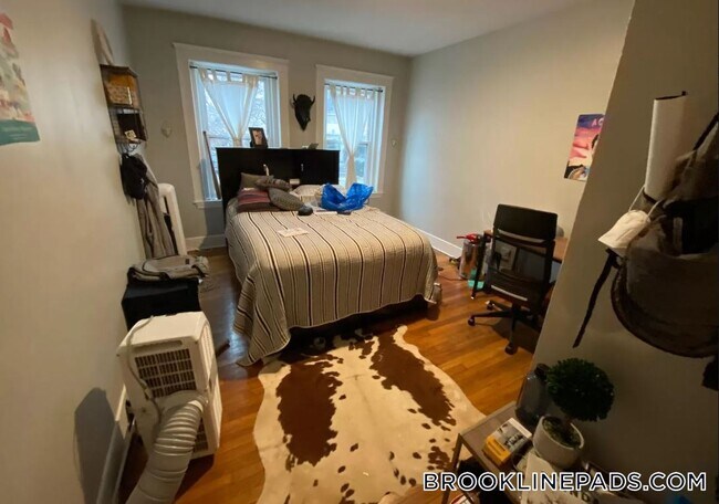 Photo - 170 Thorndike St Unit 1