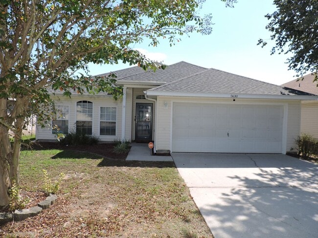 Building Photo - Easy access to Whiting Field & Pensacola!