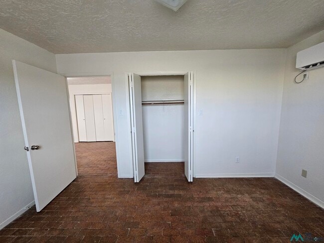 Photo - 723 N Avenue M