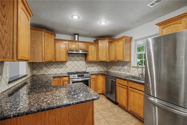 11 Cresswell Ln