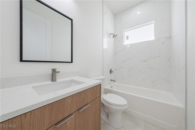 Photo - 3005 28th St SW