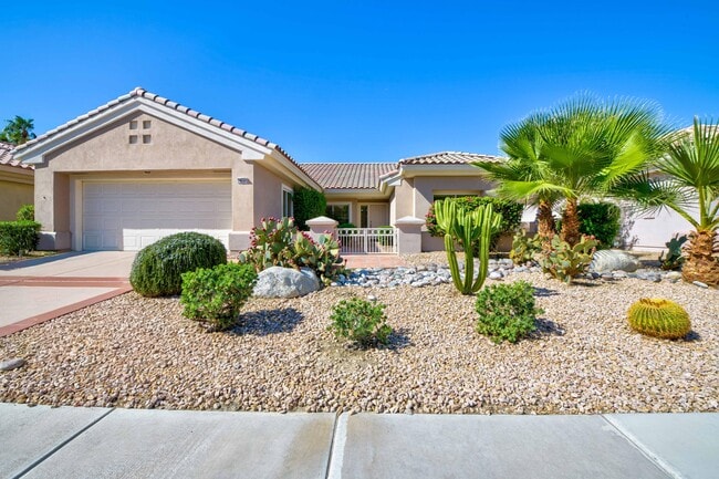 Building Photo - 38537 Fallbrook Ave