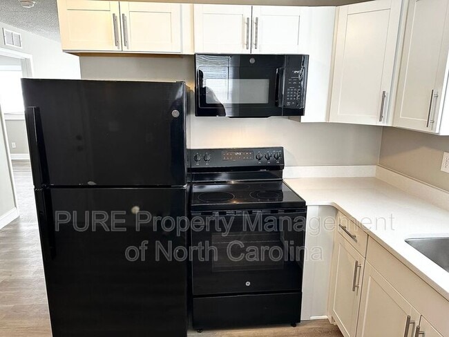 Photo - 208 S Lexington Dr