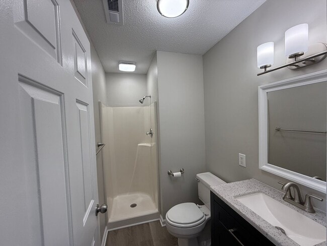 Photo - Rental Available NOW across from Tanglewood Park 336-360-5860 Unit G