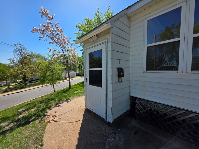 Photo - 927 E Grand Ave Unit 927 E Grand Ave -  4