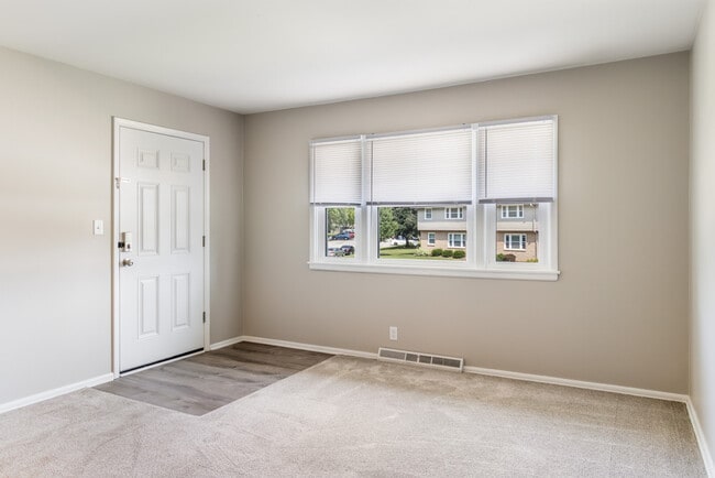 Photo - 7215 Euston St Unit 2