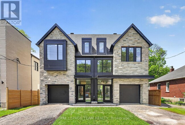 Photo - 608 Tweedsmuir Ave